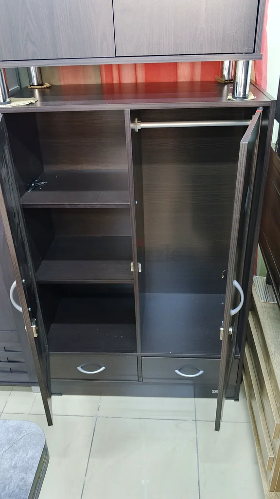 Stylish Modern Wardrobe for Elegant Spaces63212401855489112