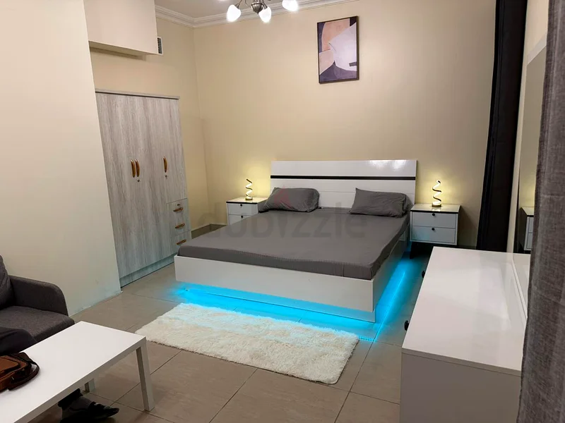 غرفة للعيش الفاخر مباشرة من المالك (بدون عمولة)63796680786945112