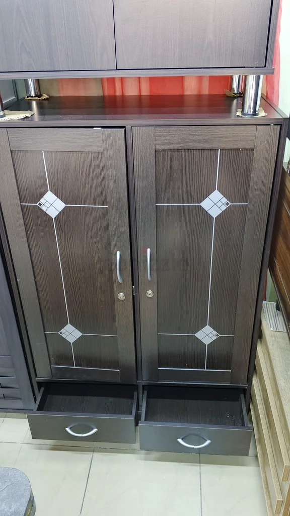 Stylish Modern Wardrobe for Elegant Spaces63212401855489113