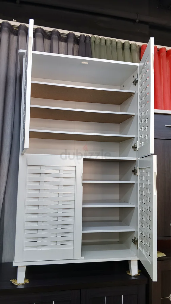 Stylish White Storage Wardrobe with Spacious Shelves63212401910019112
