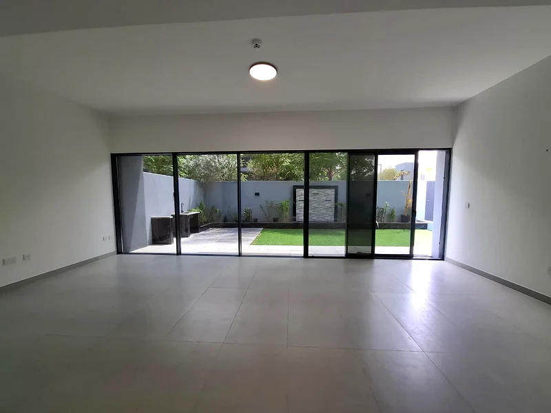 Brand new townhouse corner unit 3bhk 4wachroom waldrop parking63158804704514113