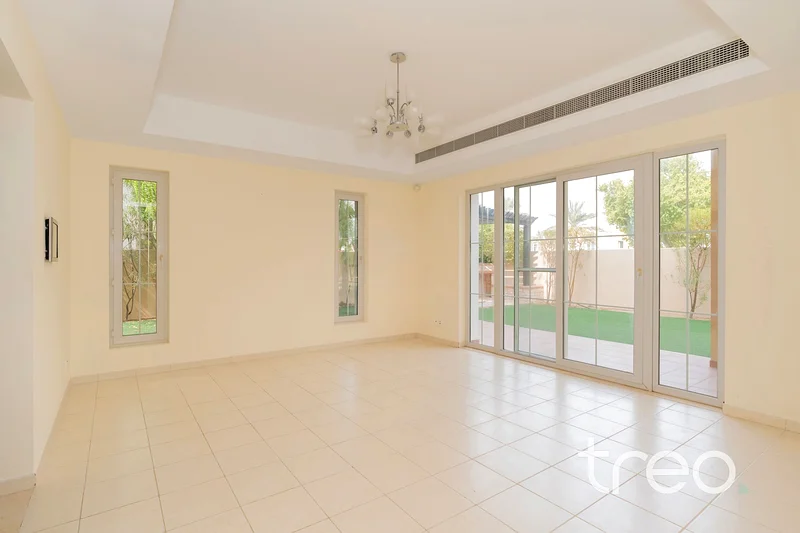 مسبح خاص | 5 غرف نوم | قريب من الحديقة63654980311553113