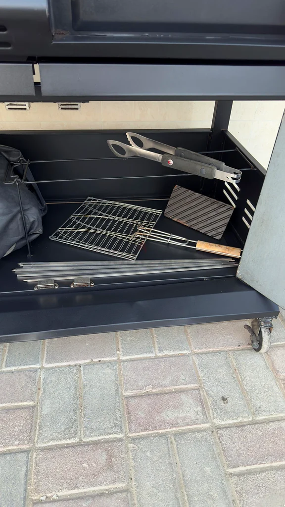 Gas and charcoal grill with delivery63252948280835114