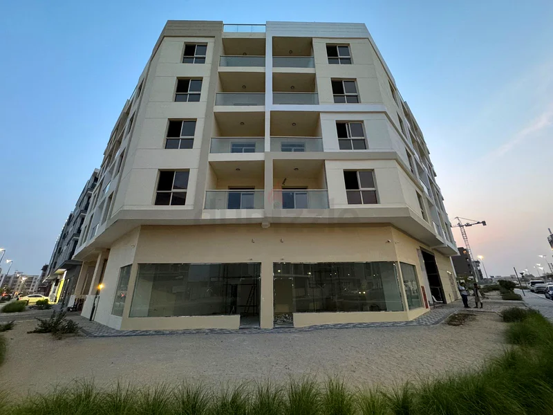 Golden Investment Opportunity in Dubai – Brand New Building for Sale in Liwan 263147213446786112