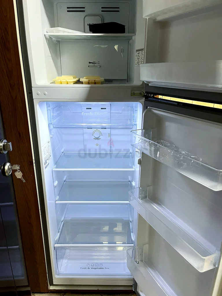 مساحة السرير | 10 دقائق إلى المترو | رفقاء سكن أوروبيون | 2500 درهم إماراتي63127777934337112