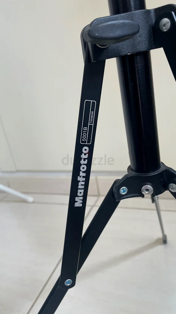 3 Camera Tripod stands63234126746114113