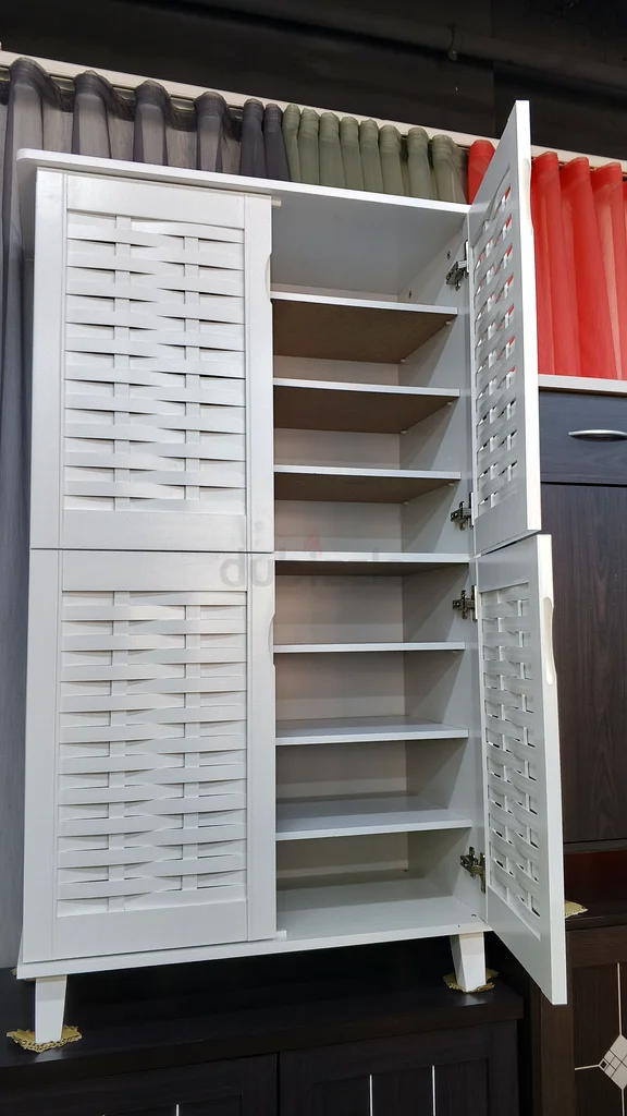 Stylish White Storage Wardrobe with Spacious Shelves63212401910019113
