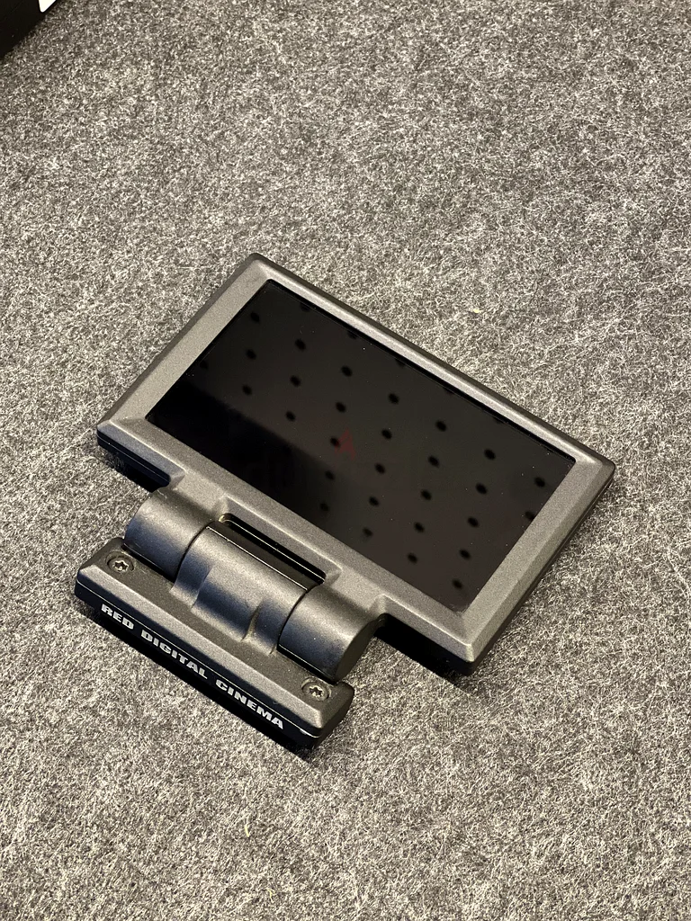 كاميرا RED Scarlet-W 5K مع طقم DSMC2 – ساعات استخدام قليلة + إكسسوارات63241128906115114