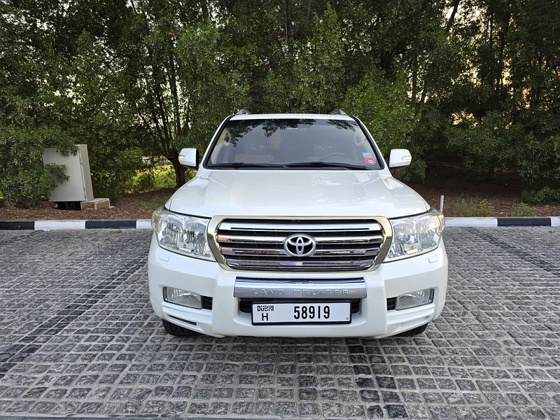 TOYOTA LAND CRUISER GXR V8 2011 FULL OPTIONS EXCELLENT CONDITION63157882556033111