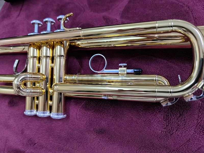 FOR SALE: Yamaha Trumpet YTR-2335 Like New!63173514534531111