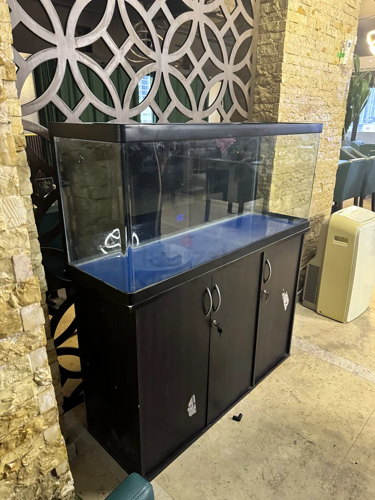 حوض أسماك أنيق مع حامل للبيع63172681624194114