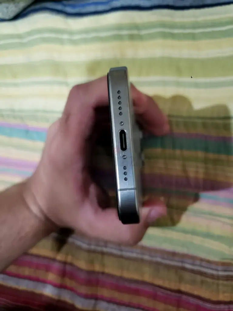 Iphone 15 pro63214428333954112