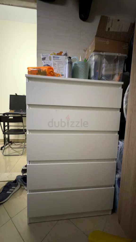 Sleek White 6-Drawer Chest: Effortless Style for Storage631891213858581117