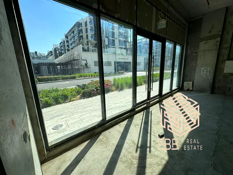 Retail Shop | Shell and core | Rented63195076876033111