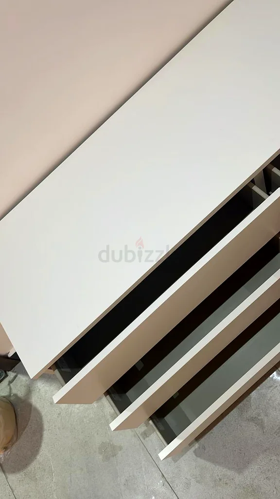 Cabinet with 6 drawers. Additional price 200 AED63184234598531114
