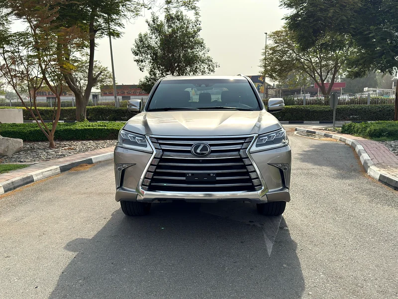 Lexus ls 570 2018 Gcc Specs clean inside out63226215616771111