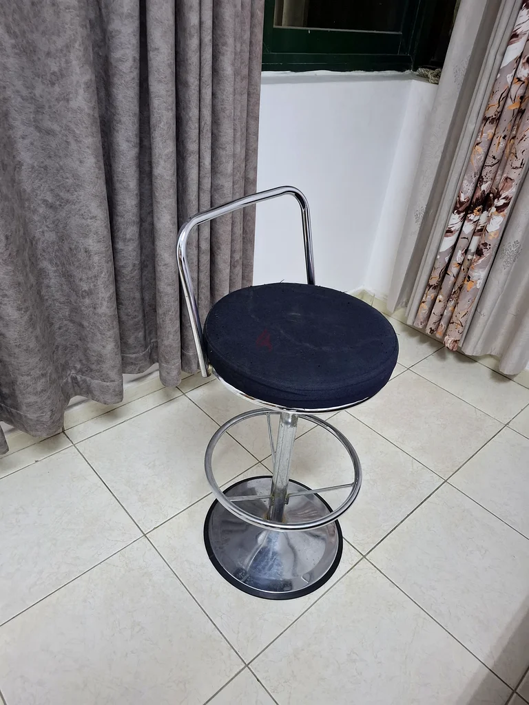 كرسيان بار أنيقان للبيع!63218318281473112