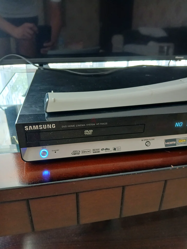 Sleek Home Entertainment System with Remote Control63262938709121111