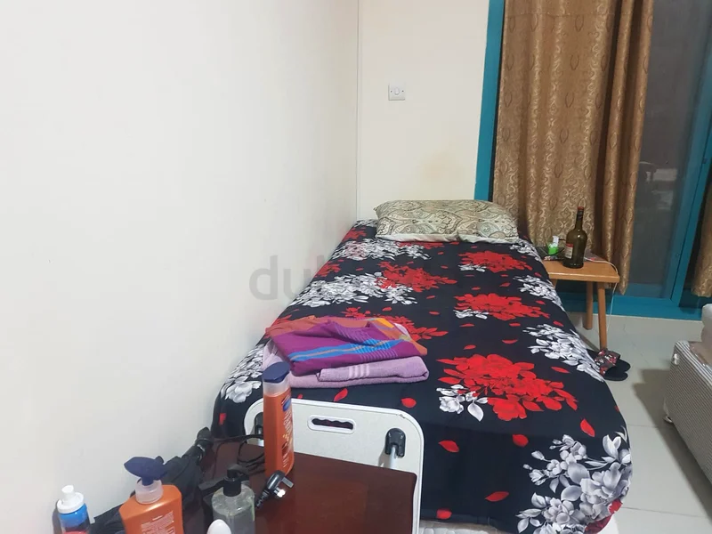 مساحة سرير للعازب السيلاني بالقرب من محطة مترو شرف دي جي63127778074369111