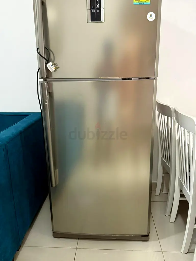 Refrigerator.-- SAMSUNG63247248510466114