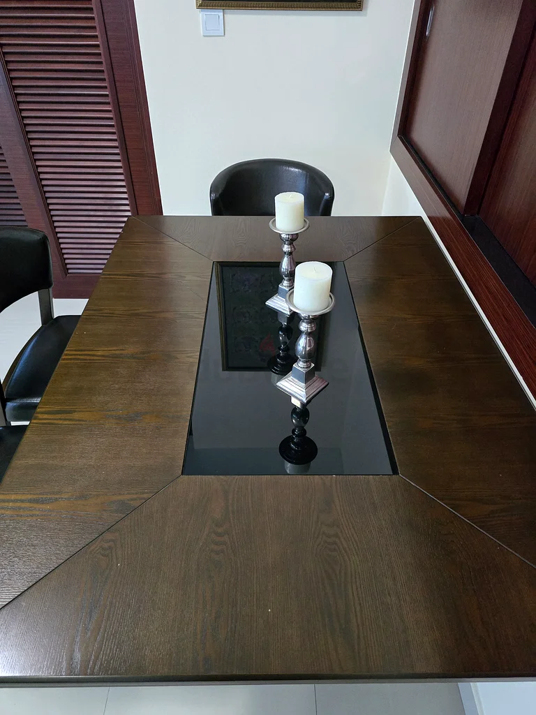 Wooden dining table with 6 chairs63218317556994112