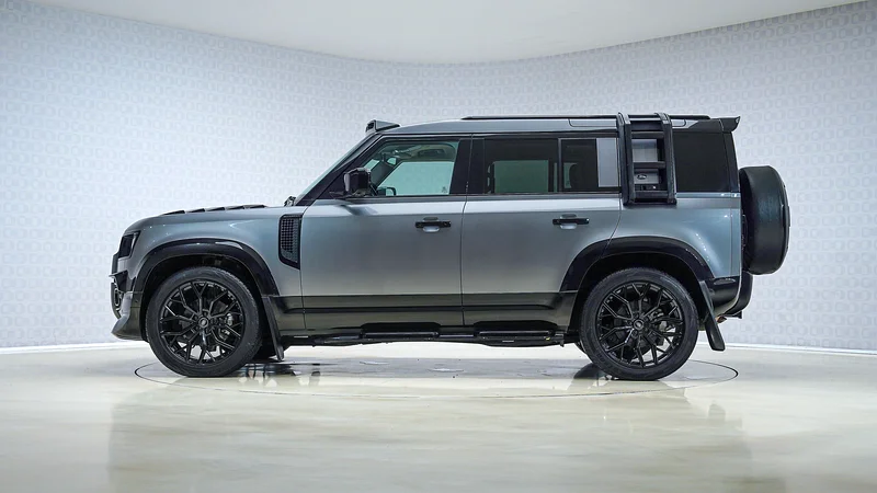 Defender 110 P300 SE Urban Widetrack | AED 3,652 PM | Up to 3 Years Warranty | GCC63175700931201113