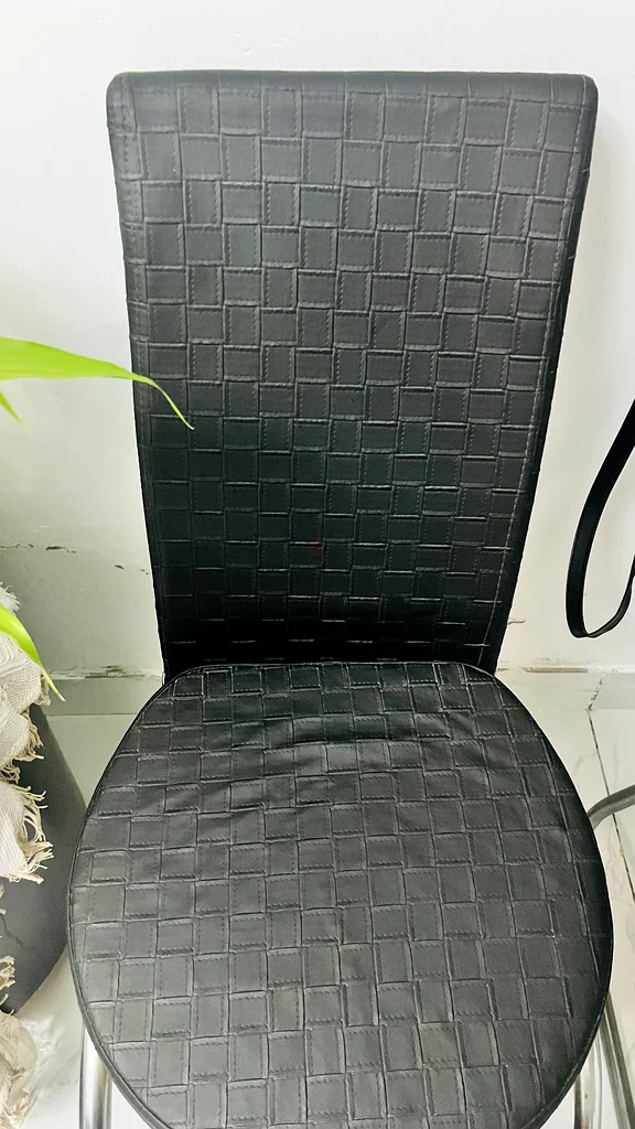 Chairs for sale63218318308738112