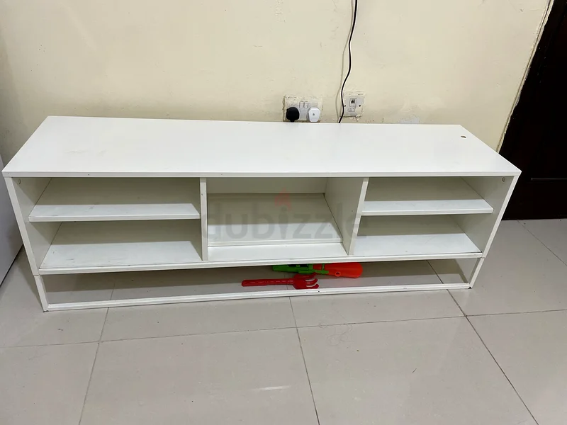 مركز ترفيهي أبيض أنيق - مثالي للمنازل العصرية!632173296810271116