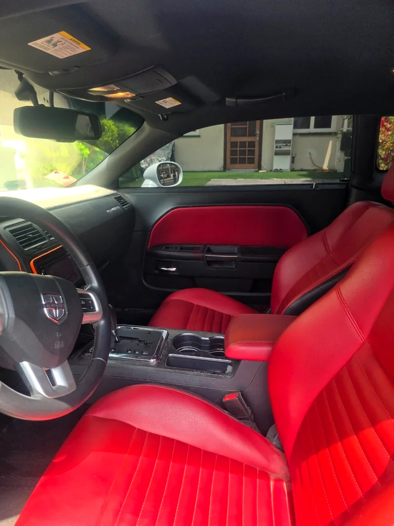 Dodge Challenger - Red Interior - Perfect Condition63224787911427113