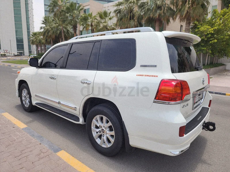 V6، نظيف ومرتب، بجودة جيدة.63158340188547112
