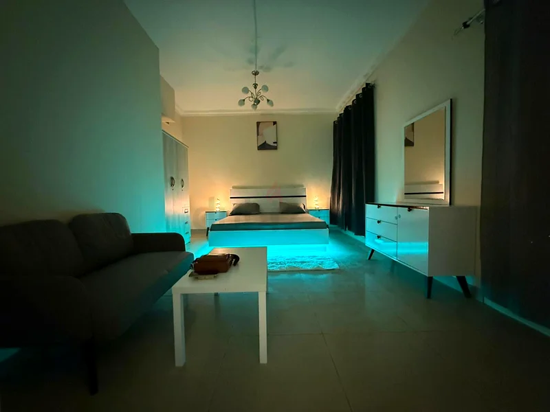 غرفة للعيش الفاخر مباشرة من المالك (بدون عمولة)63796680786945113