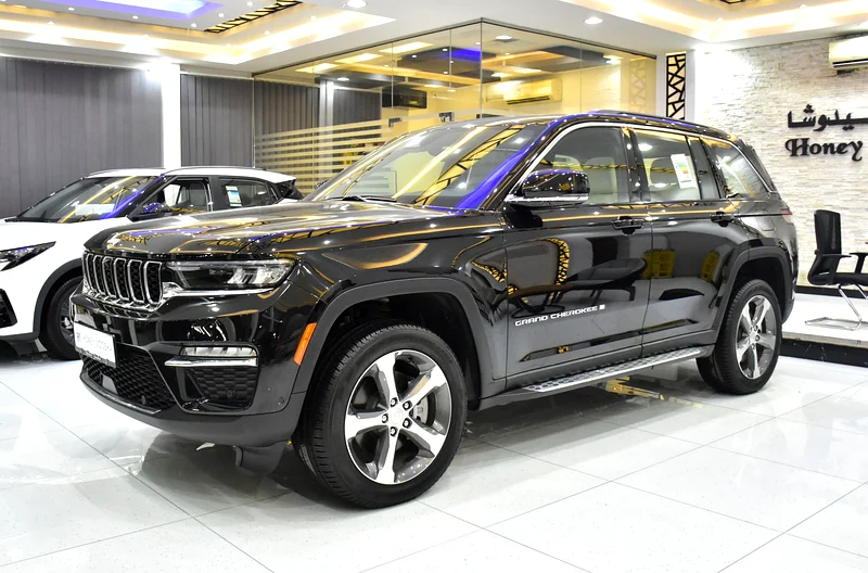 AED 3,180 EMI for 5 years | Jeep Grand Cherokee 4x4 Limited (2025 Model) in Black Color, GCC Specs63398605461889111