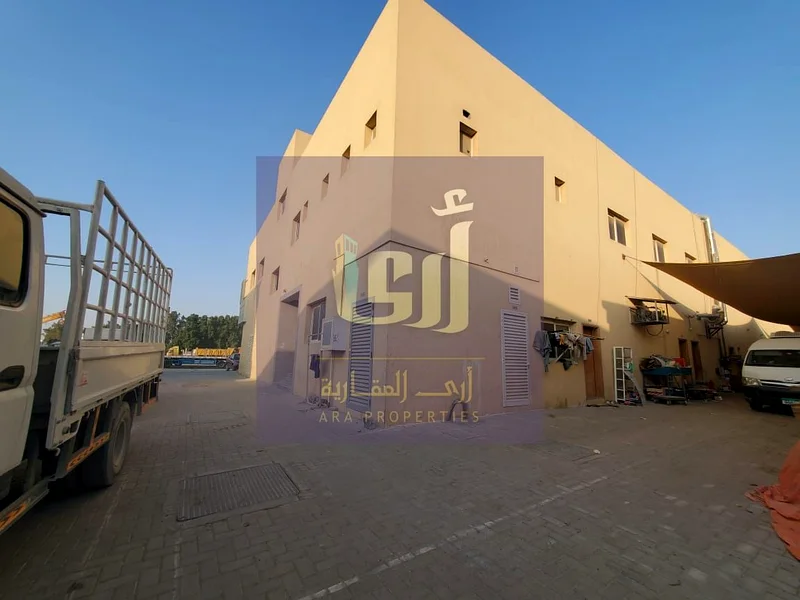أفضل عرض لقطعة أرض صناعية للبيع في الساجا في موقع جيد، مساحتها 38500 قدم مربع، مع مستودع، متاجر مع مخزن، استوديو، وغرف للعمال63195059405954111