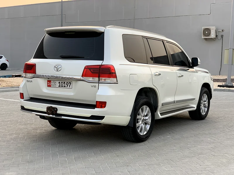 For sale  
Type: Toyota GXR  
Origin: Gulf  
Model: 2018  
Mileage: 349,000  
Number of cylinders: V663140688454915114
