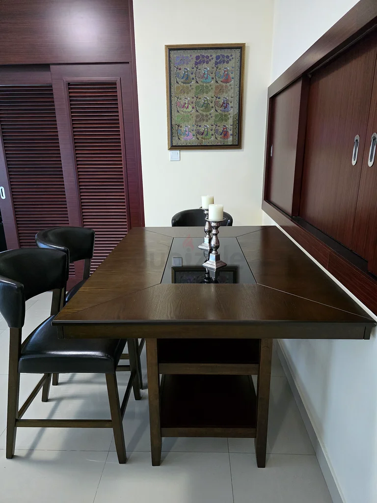 Wooden dining table with 6 chairs63218317556994111