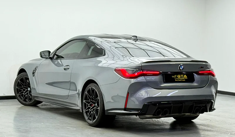 سيارة BMW M4 Competition M xDrive لعام 2022، مع طلاء واقي كامل (PPF)، وضمان الخدمة من الوكالة حتى عام 2027، وسجل صيانة من الوكالة، مناسبة لدول مجلس التعاون الخليجي63230141842178113