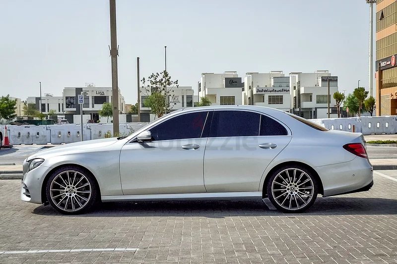 AED 1520/month | 2018 Mercedes-Benz E-Class E 300 | GCC Specs | Ref#33727263142581078275113