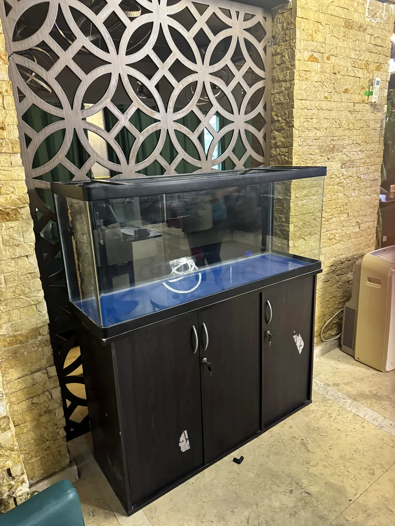 حوض أسماك أنيق مع حامل للبيع63172681624194113