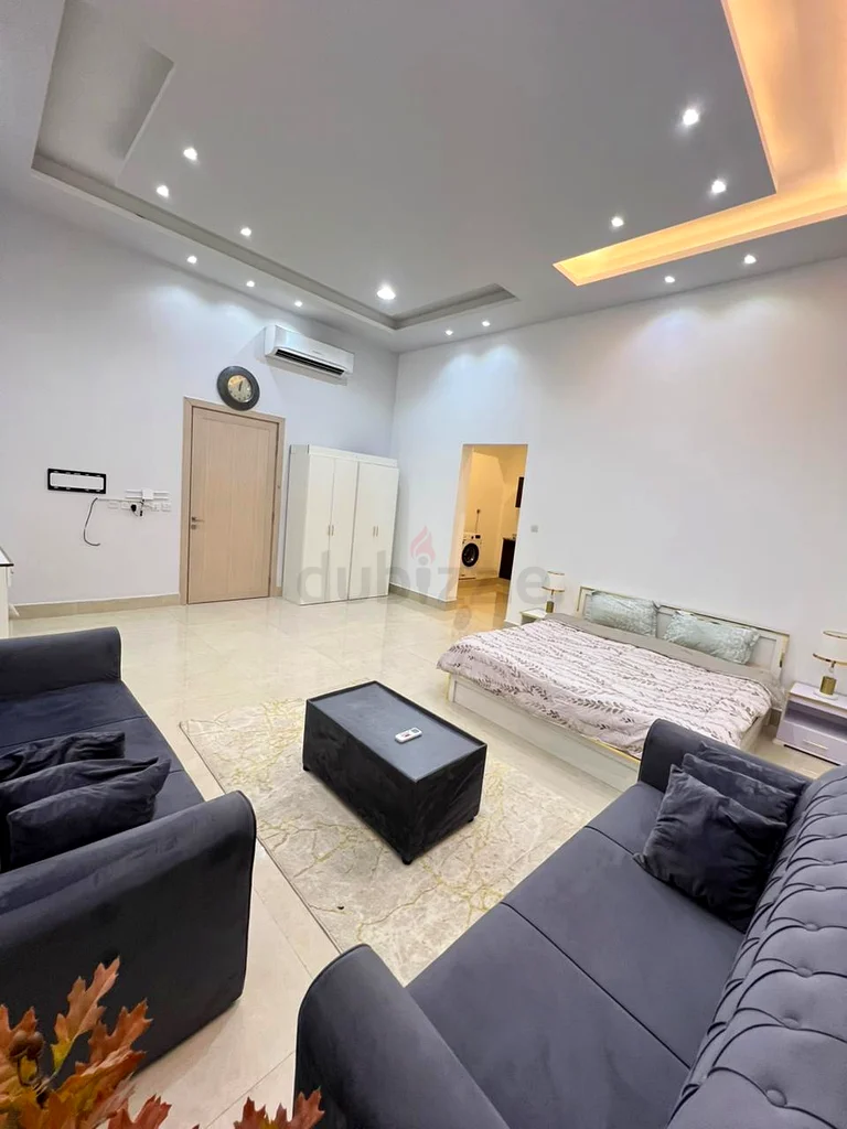 ستوديو مفروش في فلج حصة يشمل الماء والكهرباء والواي فاي والصيانة ووقوف السيارات63314360731778116