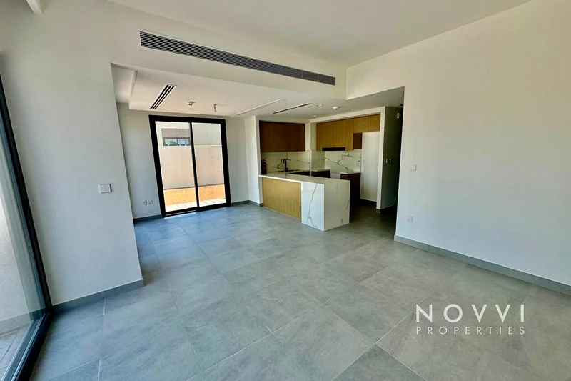 4 BR بلس خادمة | صف واحد | جديد بالكامل63291232922753112