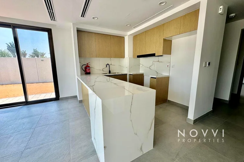 4 BR بلس خادمة | صف واحد | جديد بالكامل63291232922753111