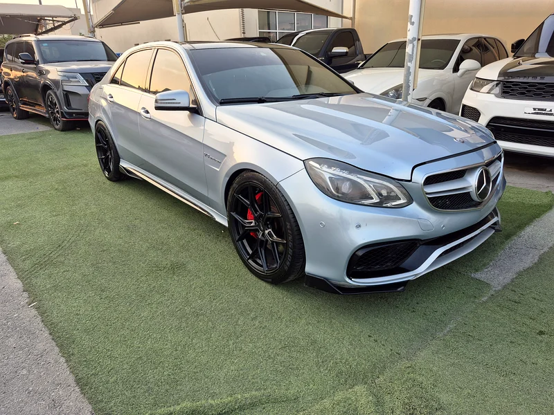 2013 Mercedes E63 AMG full options panoramic roof Gcc Specs632326204104971120
