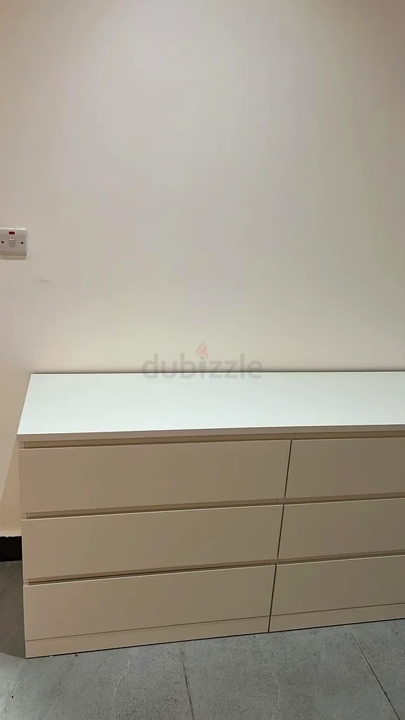 Cabinet with 6 drawers. Additional price 200 AED63184234598531111