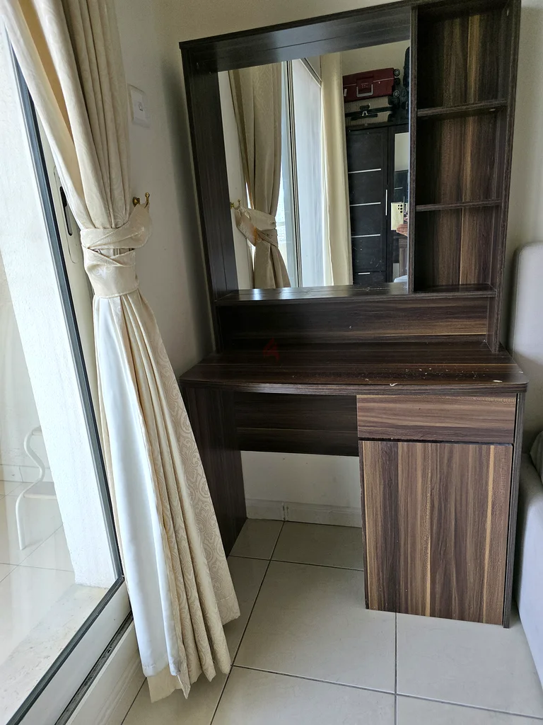 طاولة تجهيز مع رفوف وأدراج63189121400706111