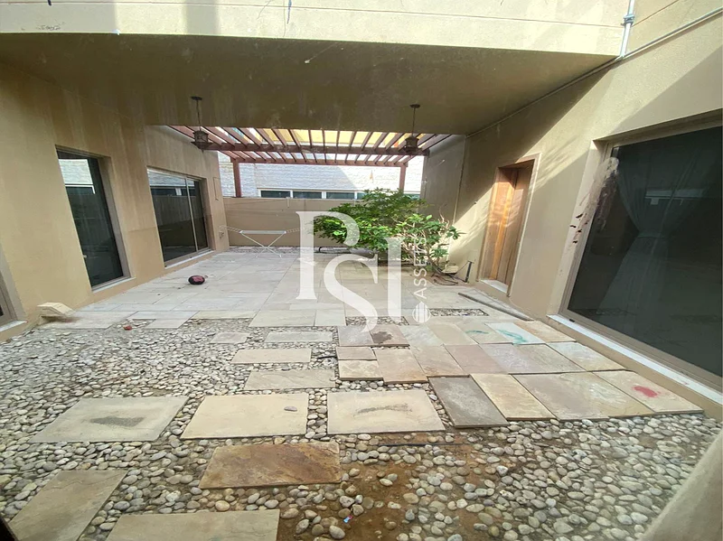 فيلا غير مؤثثة | غرفة للخادمة | مسبح خاص63248736721411113