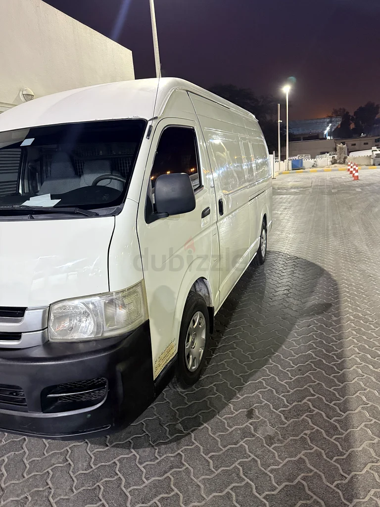 Toyota haice highroof 200963165693375490112