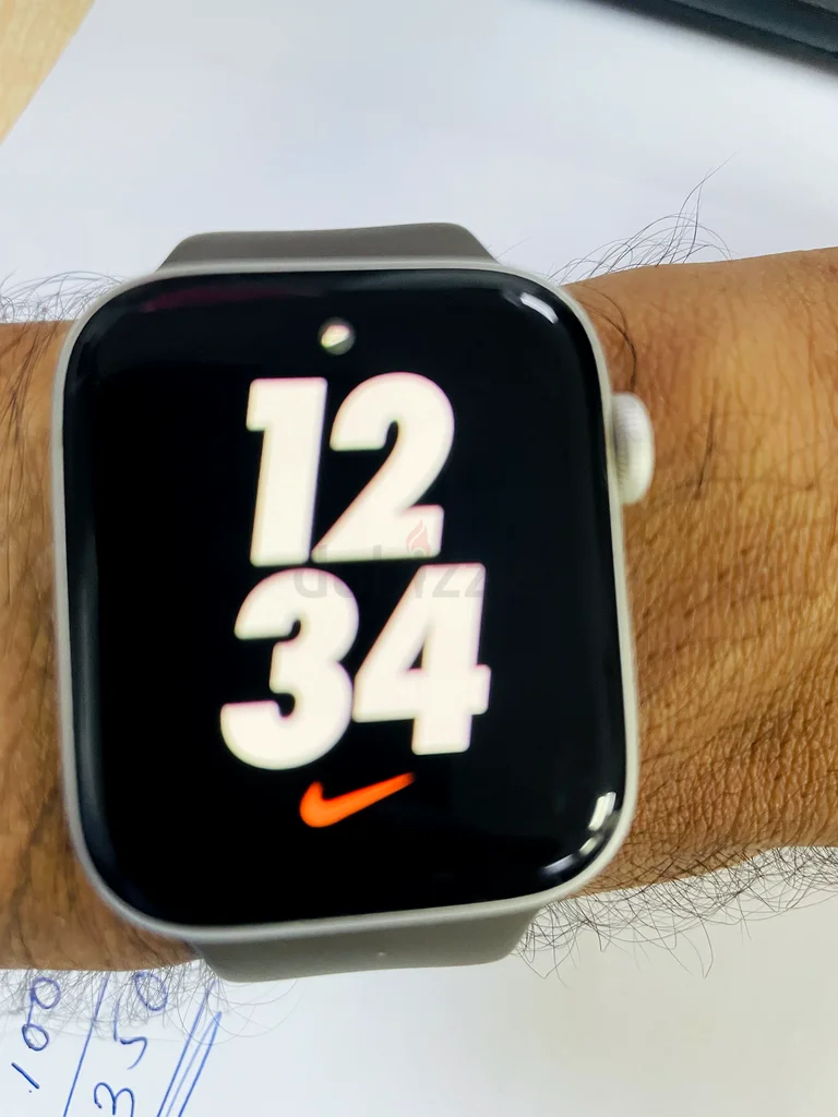 Apple Watch Series 4 44MM - Optimized Battery Charging for Health Tracking!63166176468355111
