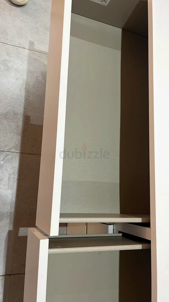 Cabinet with 6 drawers. Additional price 200 AED63184234598531112