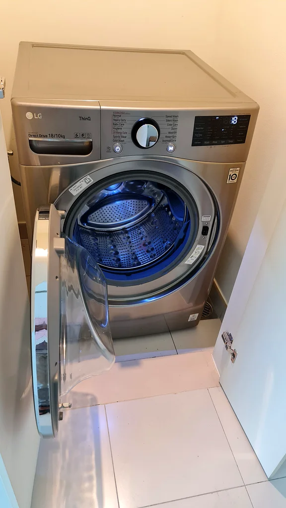 غسالة تجفيف من إل جي، سعة 18/10 كجم، طراز أحدث إصدار، سعة كبيرة63169943765634111