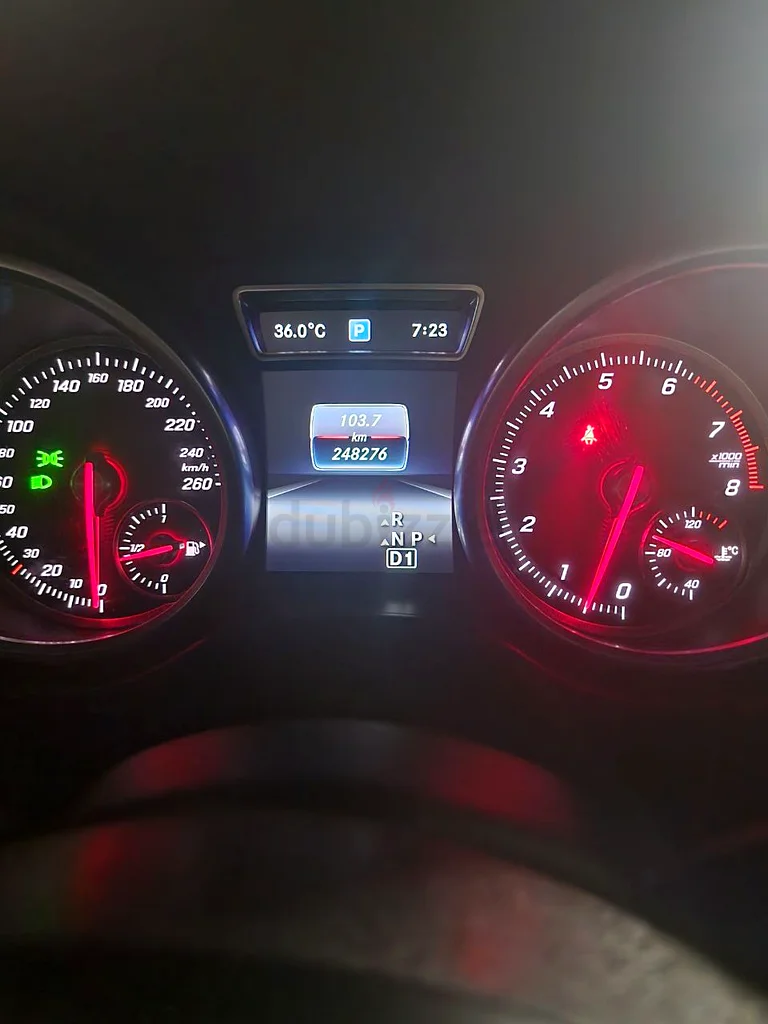 GLE 400 4Matic مع حزمة AMG63145337757827112